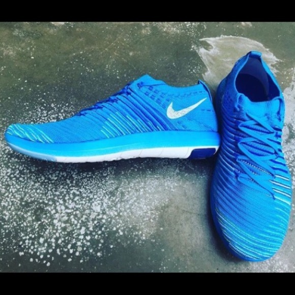 Nike Free Transform Flyknit Women's blue sneakers - Picture 4 of 4